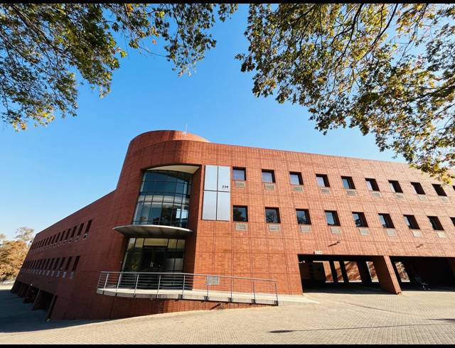 3,150M² OFFICE TO LET IN VORNA VALLEY